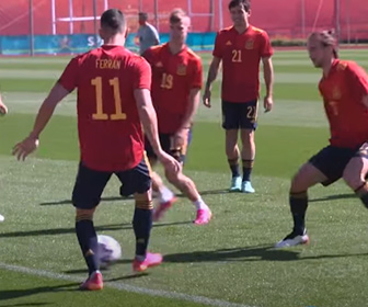 【動画】スペイン代表のワンタッチトリカゴ練習が凄い！